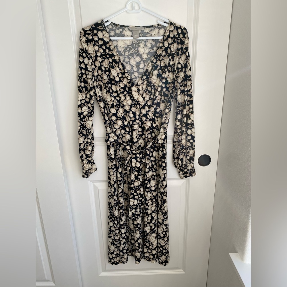H&M calf-length patterned dress size M